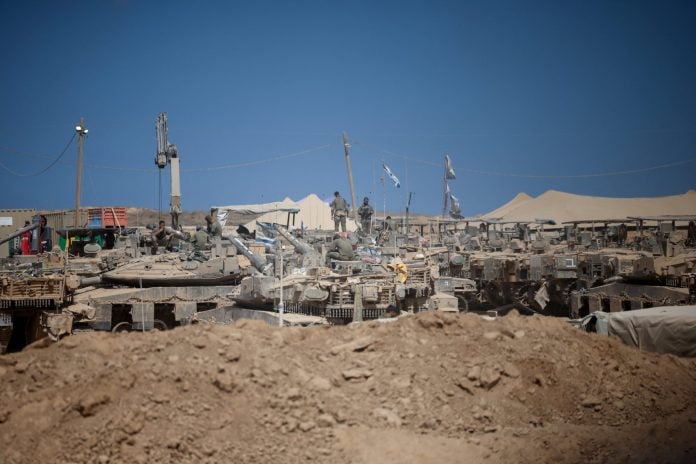 Σε κίνδυνο η εκεχειρία στη Γάζα: Αναφορές για ισραηλινές επιδρομές μετά από πλήγματα της Χαμάς