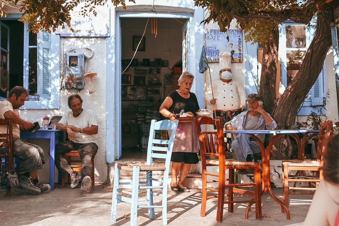 Στο «καφενείο του Αυγούστου»