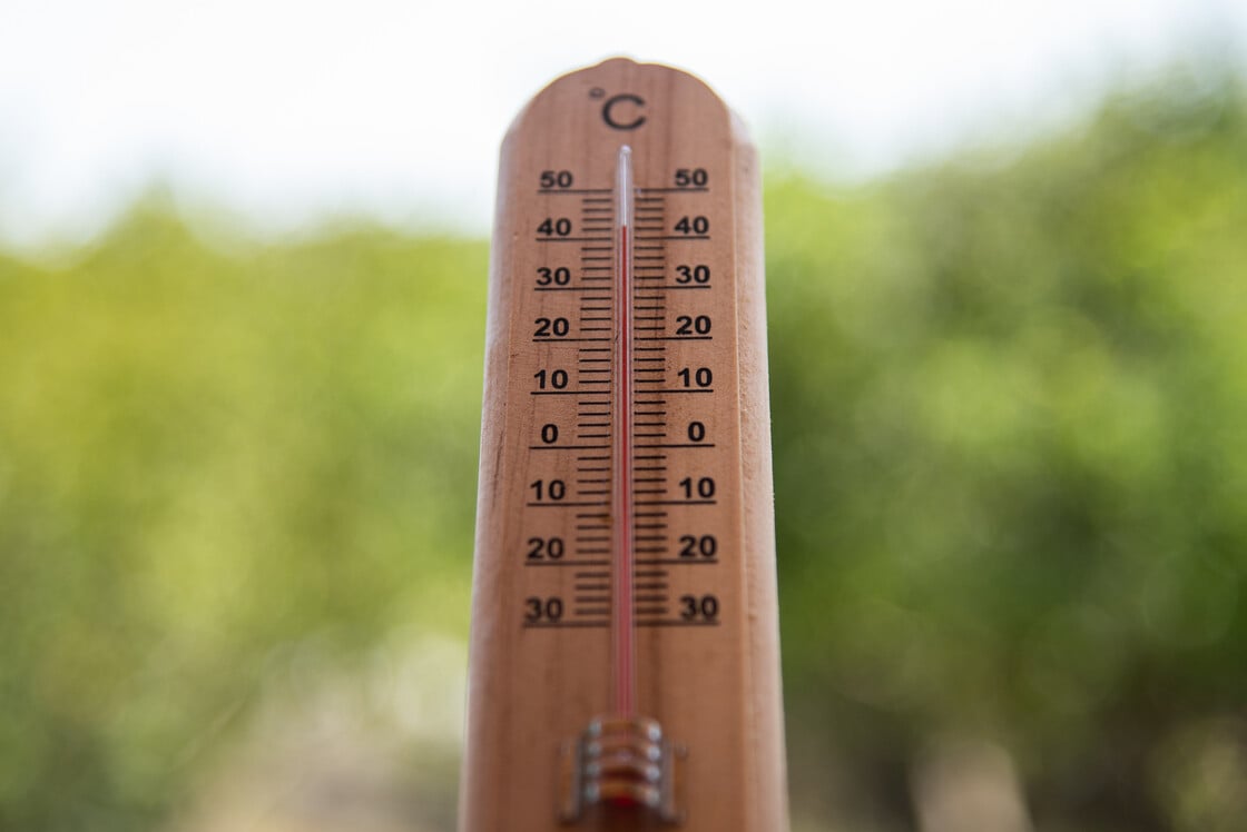 Καιρός: Σε «κόκκινο» συναγερμό το επόμενο 48ωρο – Οι θερμοκρασίες μέχρι τον Δεκαπενταύγουστο