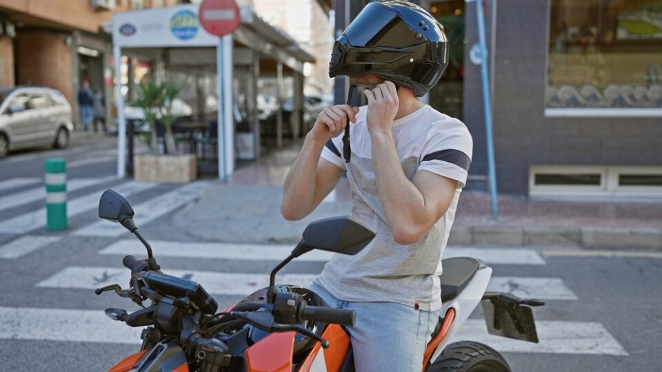 57 παραβάσεις στην Ηλεία για κράνος