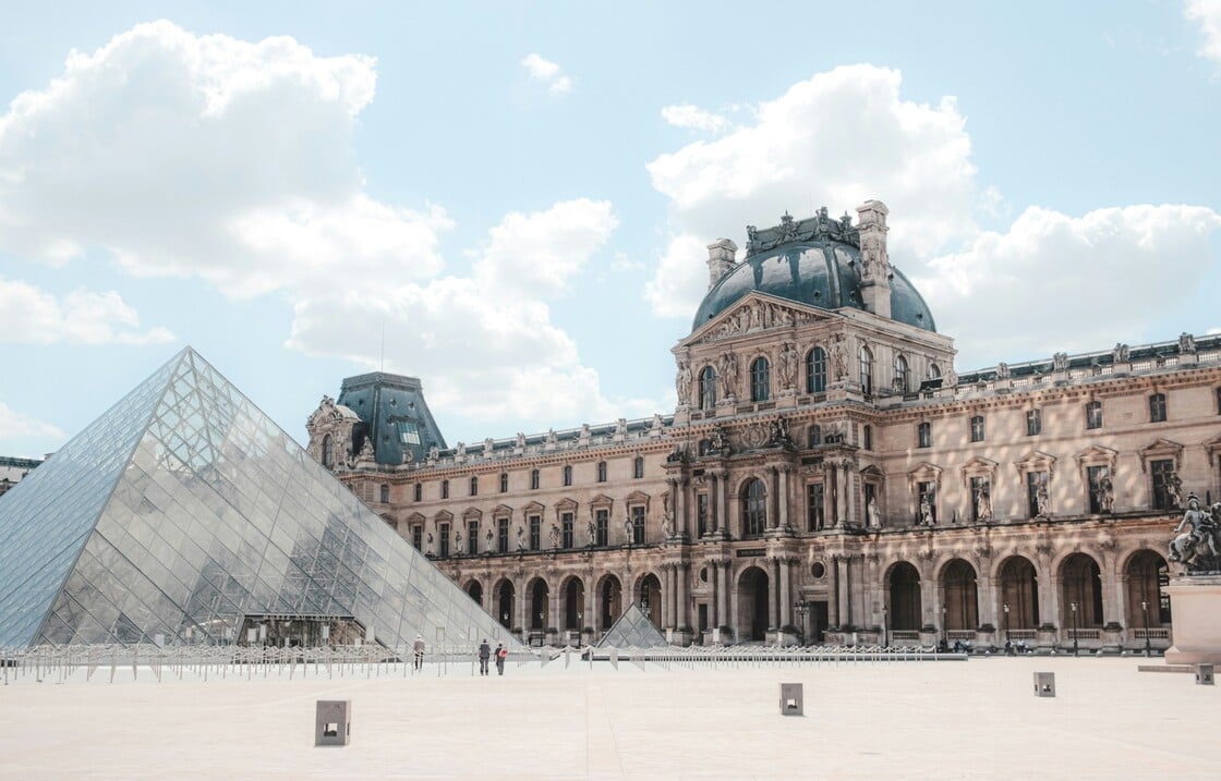 «Τα μουσεία δεν είναι θησαυροφυλάκια»: Η κοινή δήλωση 57 επικεφαλής μουσείων μετά τη ληστεία στο Λούβρο