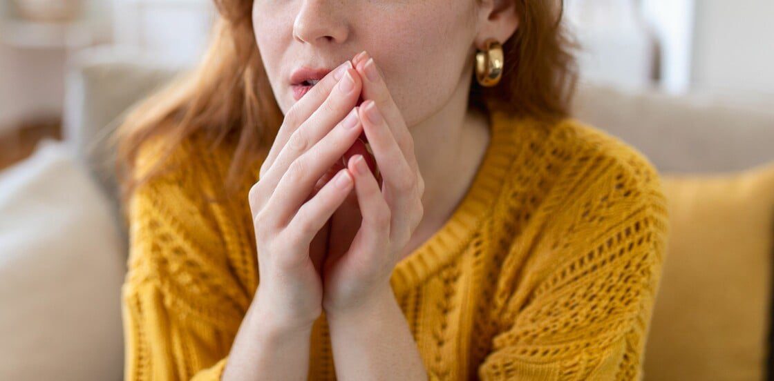 Λόξιγκας: Πώς σταματά και πότε πρέπει να απευθυνθούμε στον γιατρό;