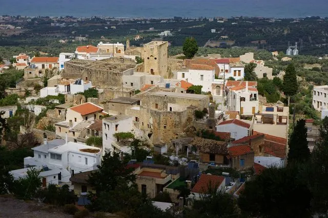 Νομοθετική ρύθμιση για να ξαναγίνουν οικόπεδα αυτά που έγιναν χωράφια