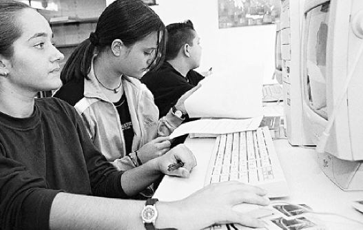 Ημερίδα Επαγγελματικού Προσανατολισμού στα Λεχαινά για μαθητές Γυμνασίου Λυκείου