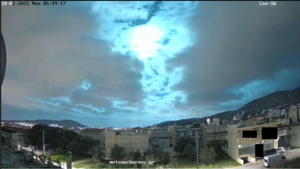 Μετεωρίτης διέσχισε τον ουρανό της Αττικής – Εντυπωσιακές καταγραφές (videos)