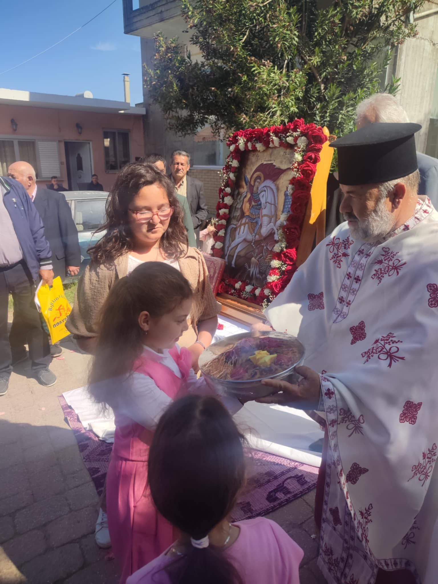 Παράδοση & Πίστη στην Ωλένη: Το Τρέξιμο της Κουλούρας ζωντάνεψε ξανά