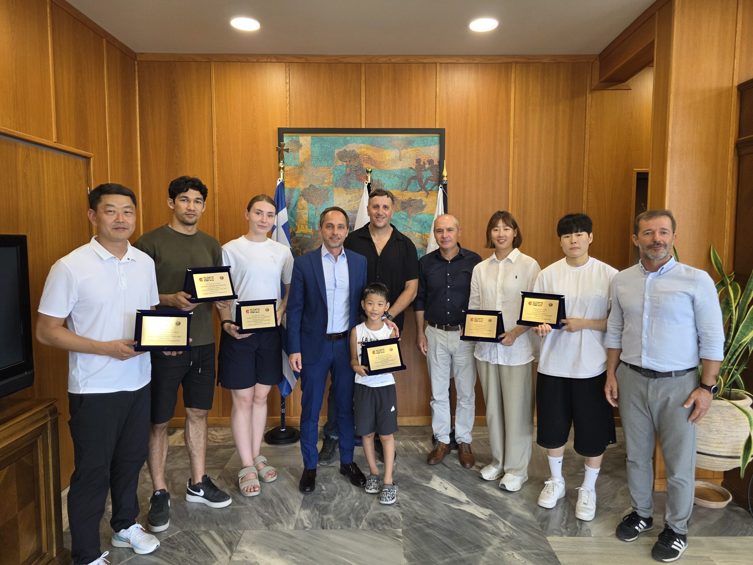 Αρ. Παναγιωτόπουλος: Υποδέχτηκε Ολυμπιονίκες και Παγκόσμιους Πρωταθλητές TAEKWONDO