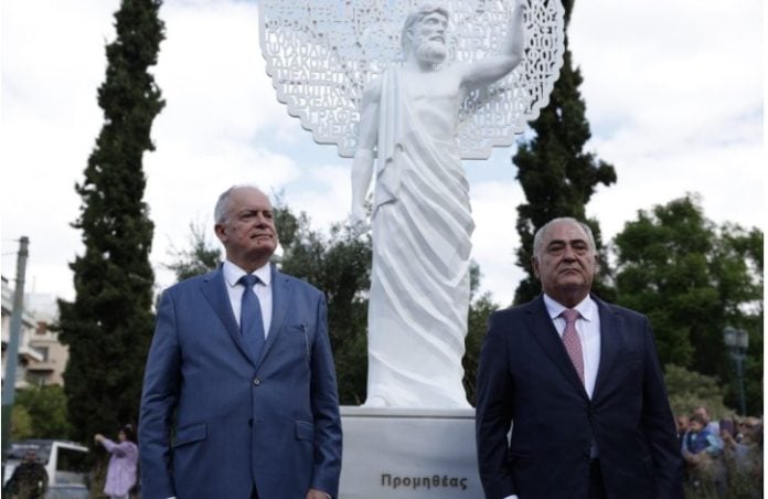 Το άγαλμα των μικρομεσαίων: Ο Προμηθέας κοσμεί πλέον το Πεδίον του Άρεως