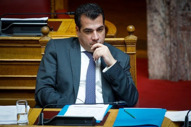 Πλεύρης: “Καταργείται η νομιμοποίηση μεταναστών στα 7 χρόνια”