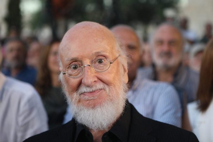 Πέθανε ο Διονύσης Σαββόπουλος