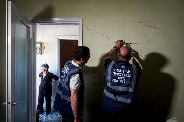 Αυτοψία στη Β. Εύβοια: Έξι σπίτια προσωρινά μη κατοικήσιμα – Κλιμάκια καταγράφουν ζημιές σε κτίρια