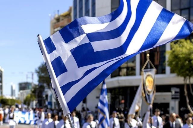 Η Ελλάδα της ντροπής: Απέκλεισαν μαθητή με αυτισμό από τη σημαία της 28ης Οκτωβρίου