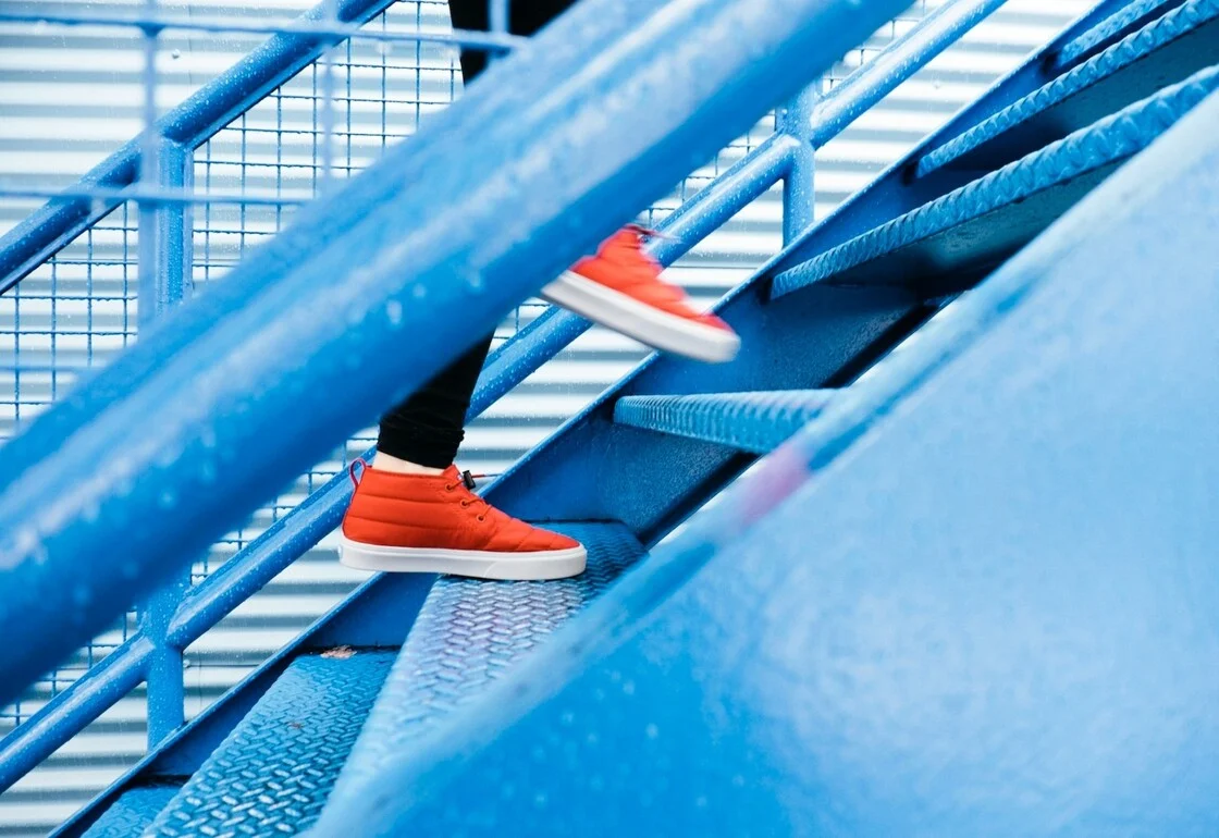 Γιατί το να ανεβαίνουμε σκαλιά κάνει καλό σε σώμα και μυαλό