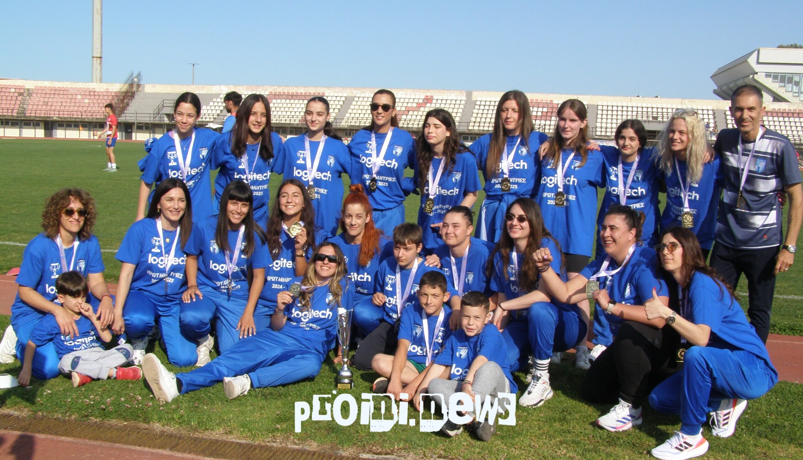 Απονομή για την γυναικεία ομάδα της Θύελλας (φωτο)