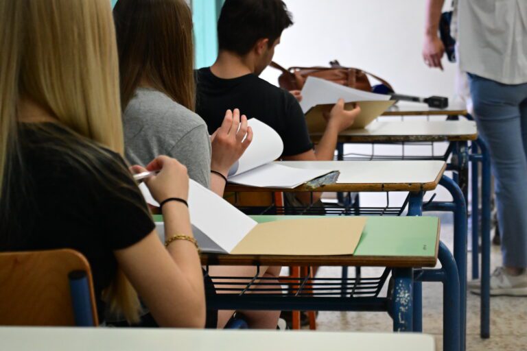 Με το καλημέρα «έπεσε» η Τράπεζα θεμάτων στα Λύκεια