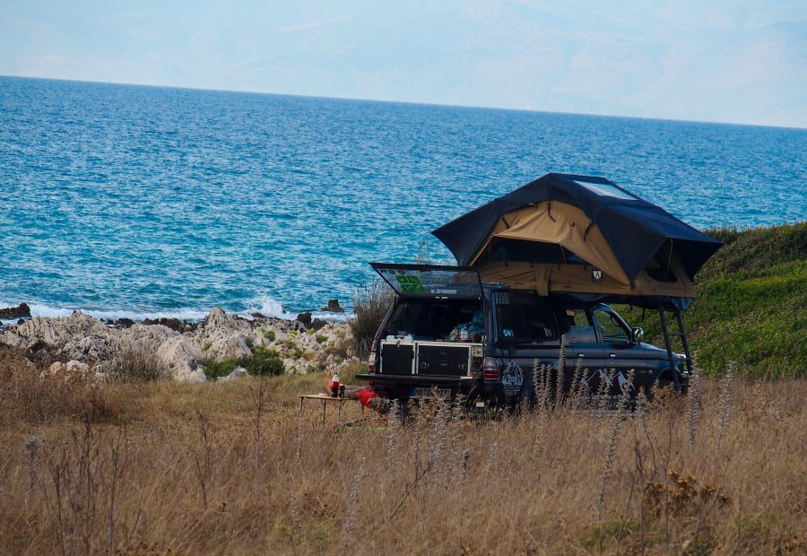 «Μπλόκο» στα αυτοκινούμενα – Απαγορεύεται η στάθμευση σε κοινόχρηστους χώρους