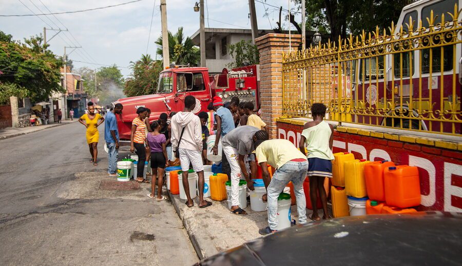 Ένας στους τέσσερις ανθρώπους παγκοσμίως στερείται πρόσβασης σε πόσιμο νερό