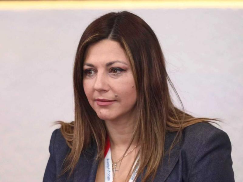 Εισάγεται μάθημα χειροτεχνίας στα σχολεία: Υφαντική, κέντημα, πλέξιμο και κεραμική