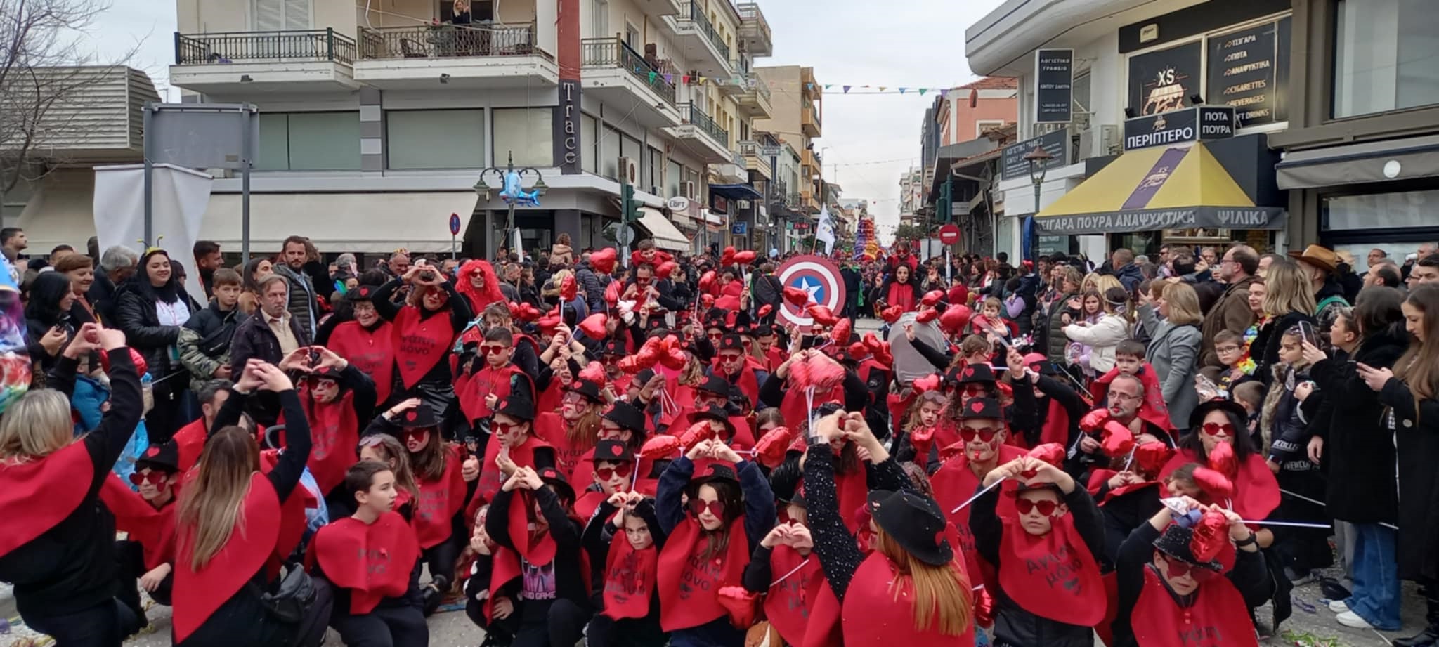 Λαμπερή η παρέλαση του Καρναβαλιού της Αμαλιάδας!