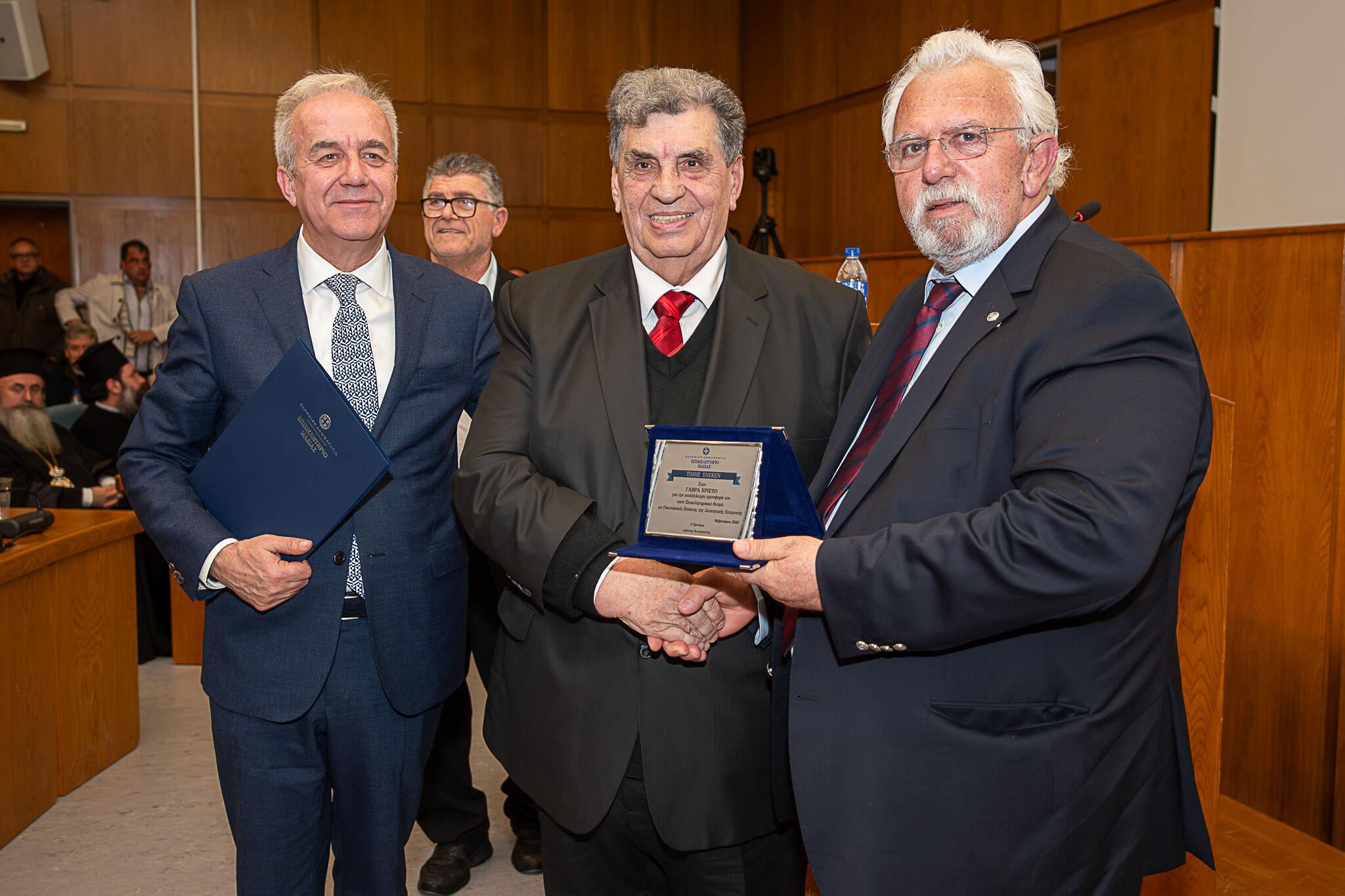 Έχετε κ πρόεδρε την αγάπη και την στήριξη όλων μας