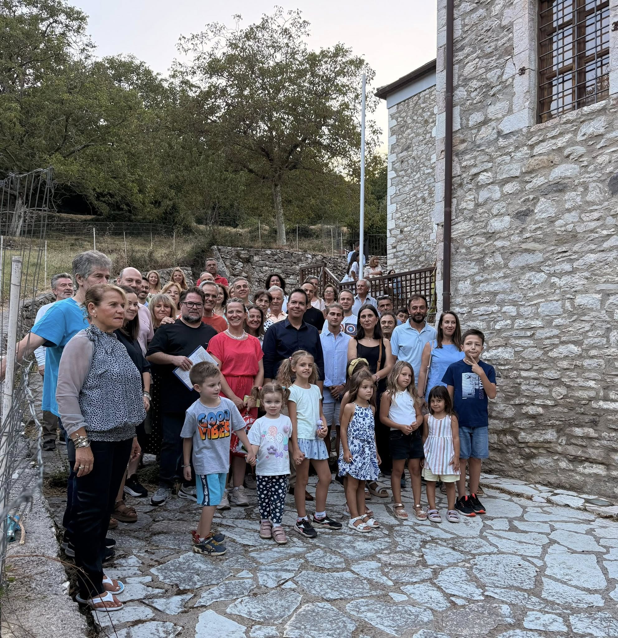 Ξενάγηση ομάδας επισκεπτών στο Μουσείο Πετραλιά