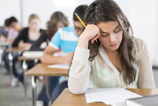 «Χτυποκάρδια στο θρανίο»