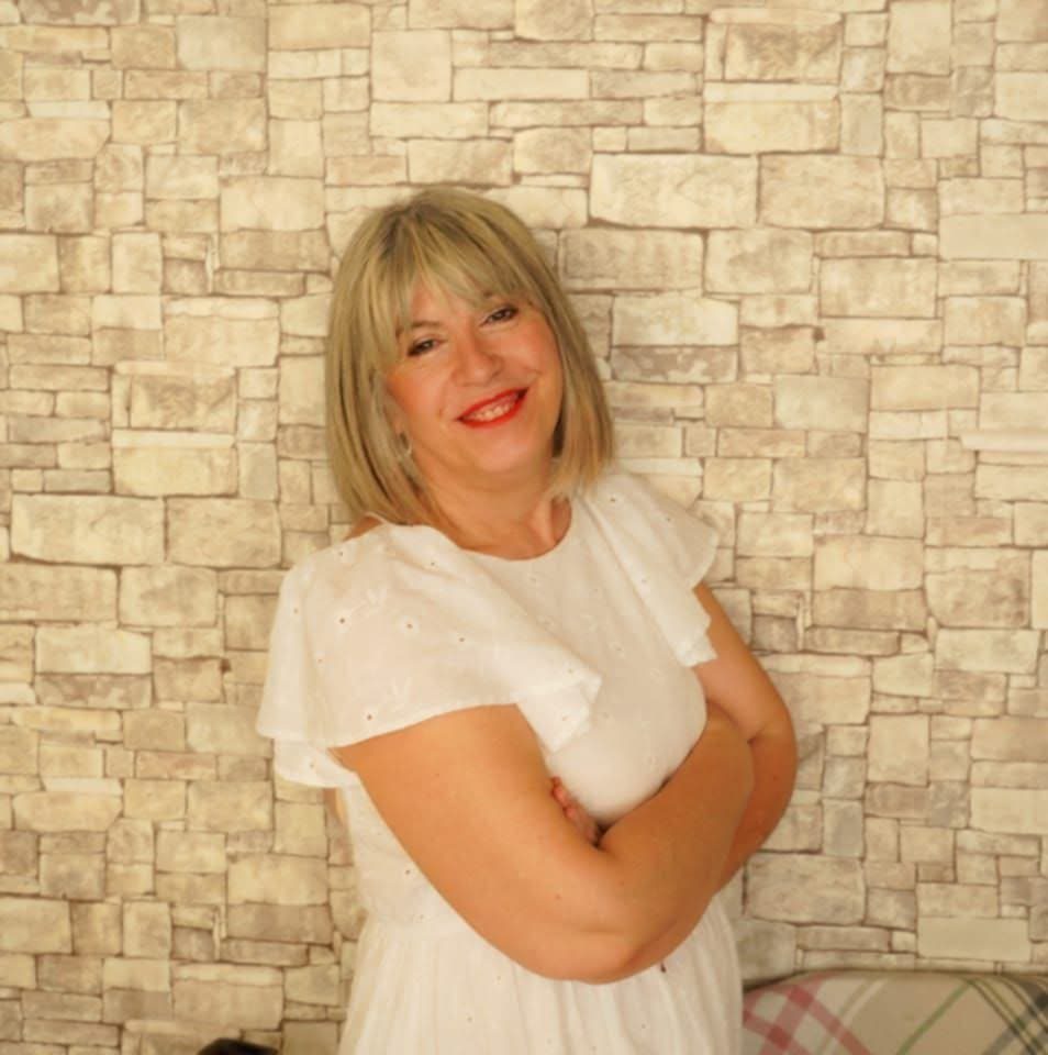 Τζένη Μπίθα: «Με το θέατρο μπορούμε να αλλάξουμε αυτούς που θα αλλάξουν τον κόσμο, τους νέους»