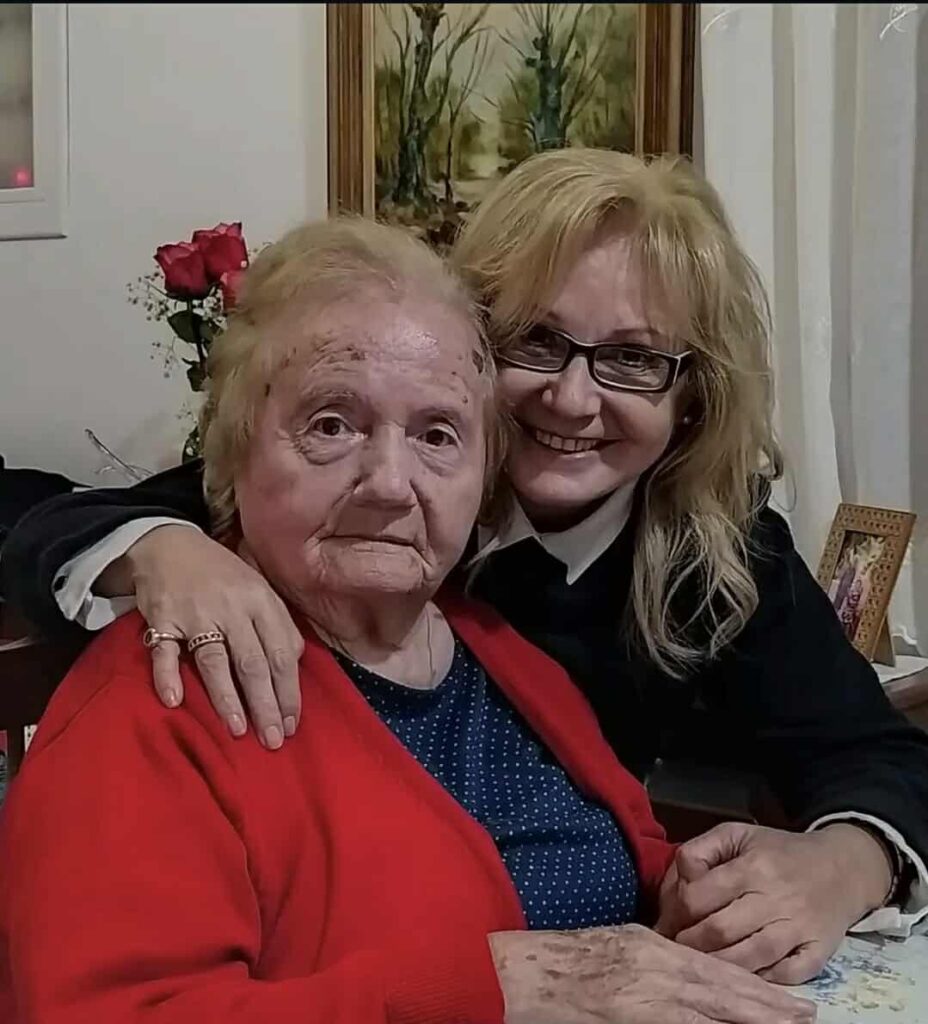 Έφυγε η μητέρα της Αγγελικής Νικολούλη