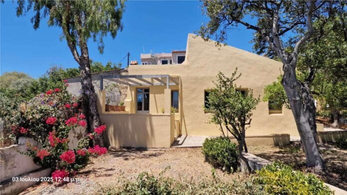 Νεώτερο μνημείο η πατρική οικία των Μίκη και Γιάννη Θεοδωράκη στον Γαλατά Χανίων