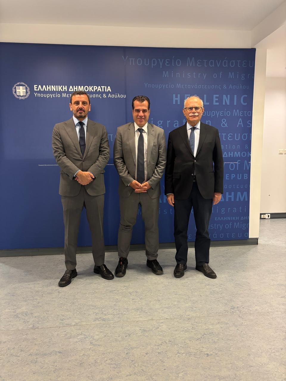 Συνάντηση του Δημάρχου Πύργου με τον Υπ. Μετανάστευσης Θ. Πλεύρη παρουσία του Α. Νικολακόπουλου  