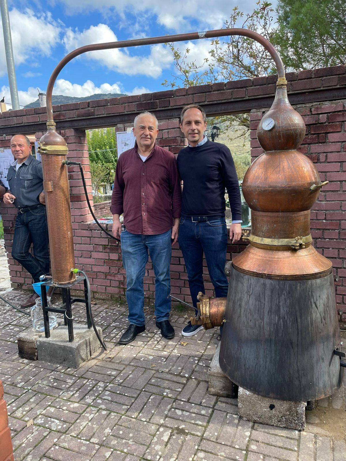 Παράδοση και γεύση με αυθεντικό τσίπουρο! 