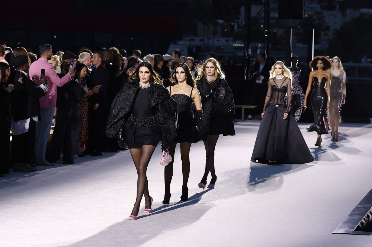 Το μεγάλο σοκ στην αγορά της μόδας πολυτελείας: Έχασε 70 εκατ. πελάτες σε τρία χρόνια