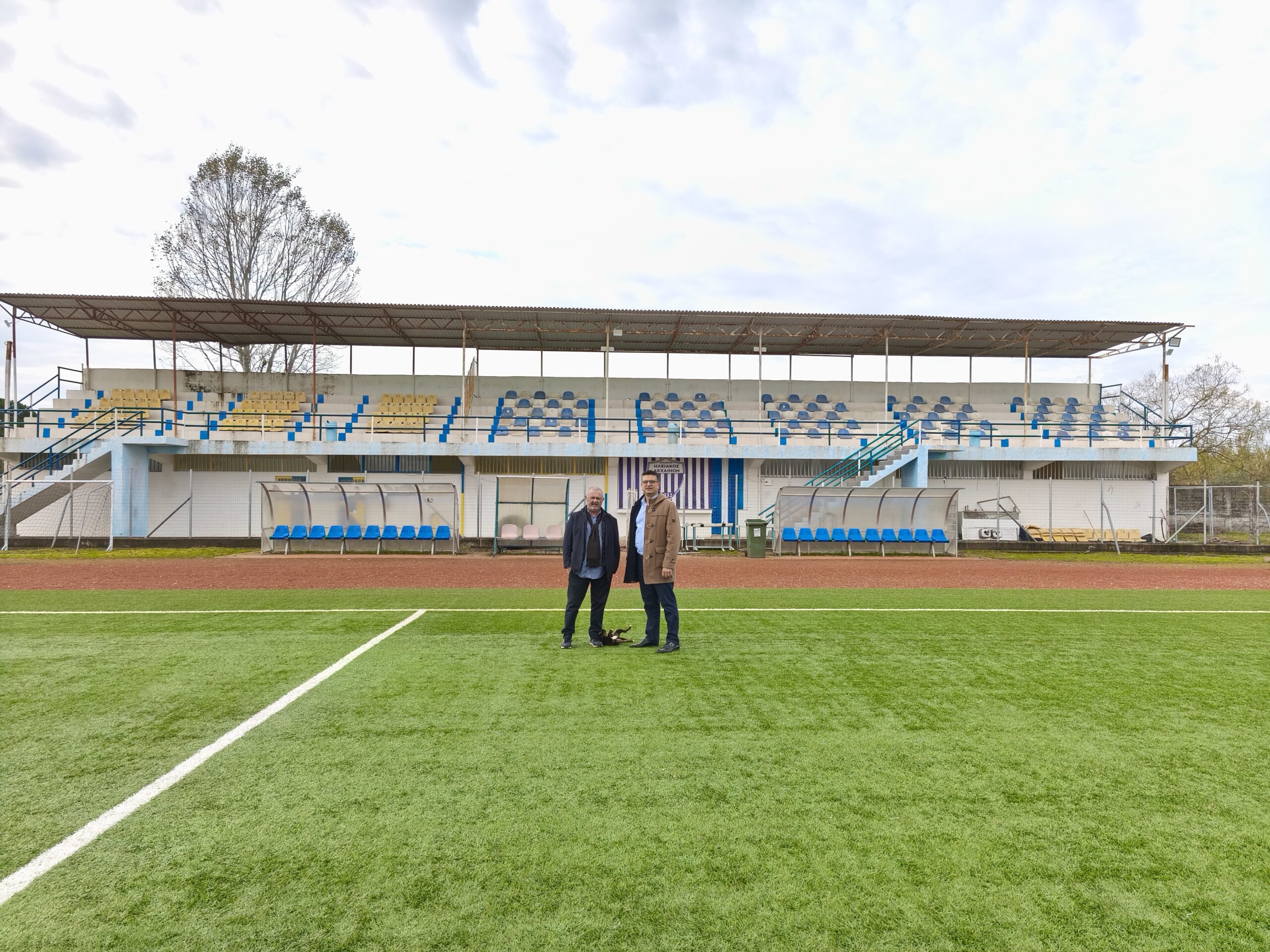 Αναβάθμιση του Δημοτικού Γηπέδου Λεχαινών με τοποθέτηση νέων καθισμάτων στις κερκίδες.