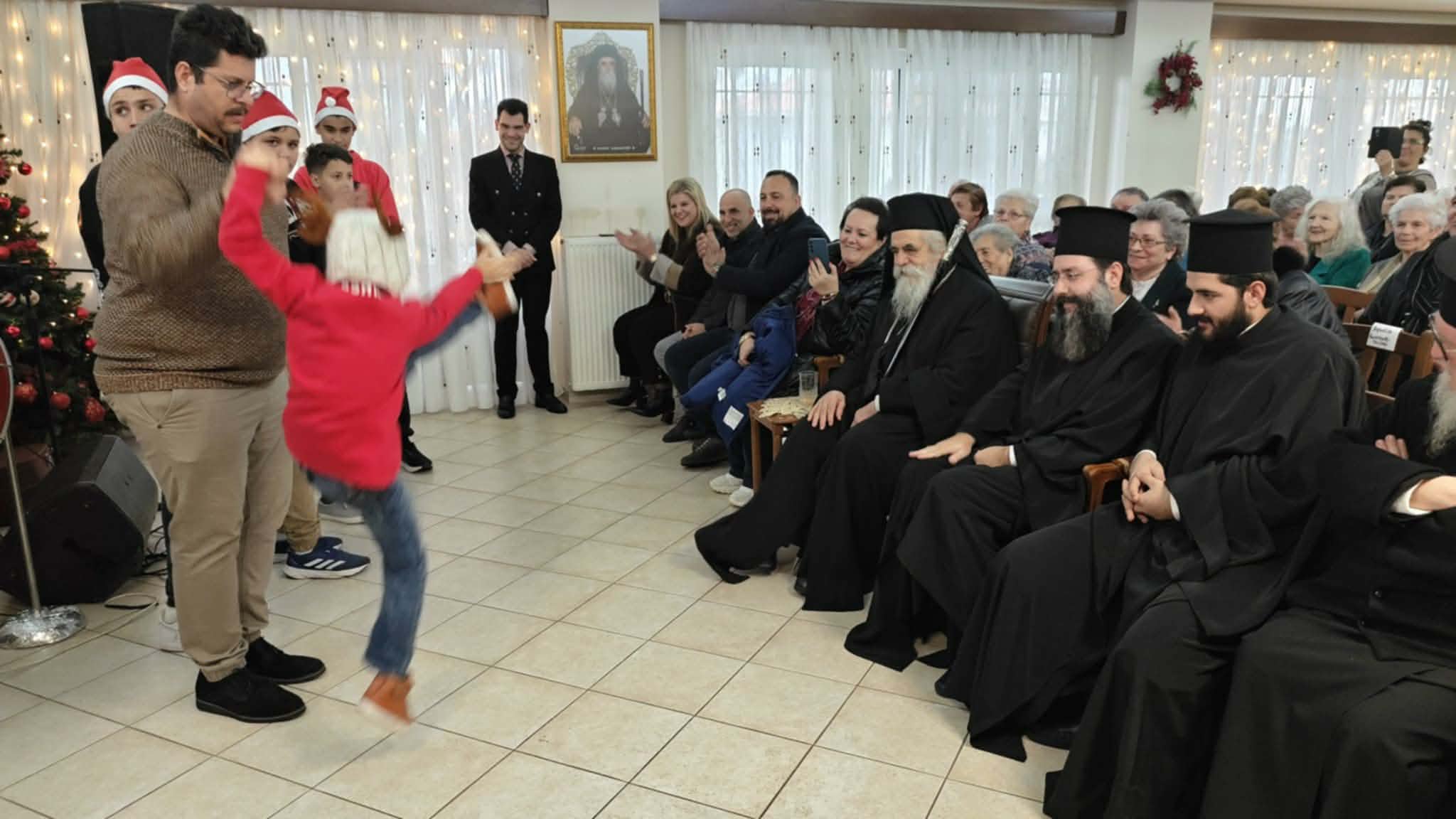 Μελωδίες και Παράδοση από τον Σύλλογο «Η Εστία» στα Ιδρύματα «Παναγία η Βλαχέρνα» και «Παναγία η Καθολική»