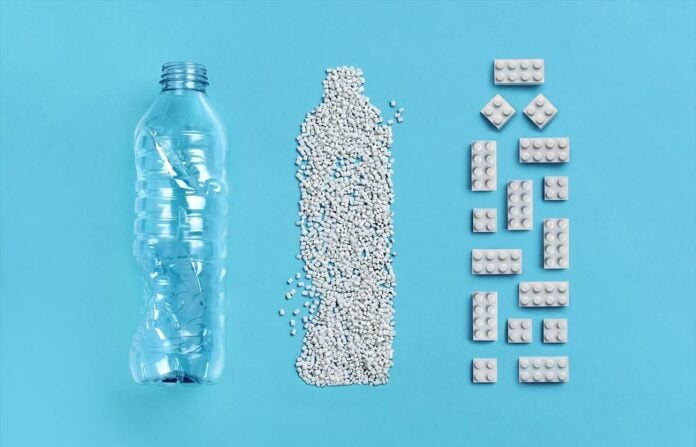 Δημιουργήθηκαν πλαστικά που διασπώνται γρήγορα και αποτελεσματικά για να μην μολύνουν το περιβάλλον