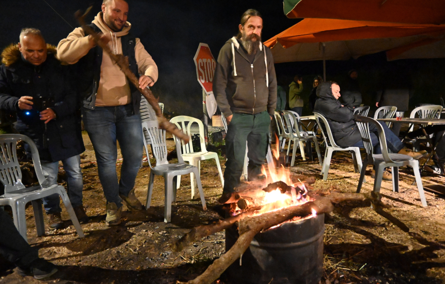 Χριστούγεννα στα μπλόκα κάνουν οι αγρότες: Τι θα γίνει μετά τις γιορτές