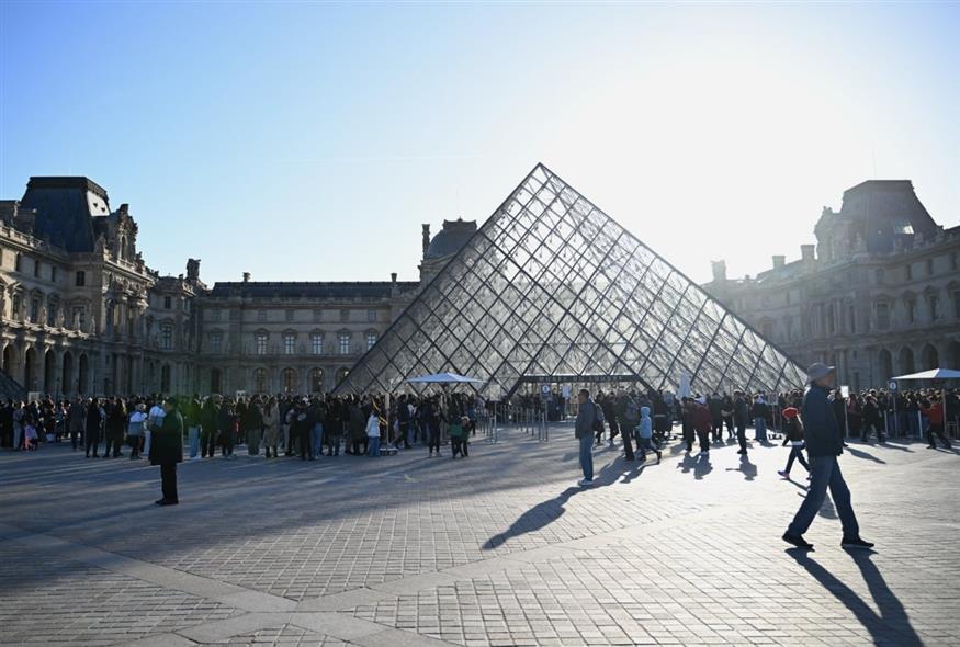 Λούβρο: Πλημμύρισε το τμήμα Αιγυπτιακών Αρχαιοτήτων – Ζημιές σε πάνω από 300 σπάνια βιβλία