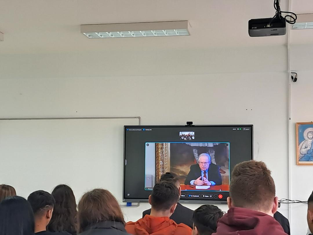 1o Γενικό Λύκειο Πύργου: Ο Γεώργιος Μπαμπινιώτης μιλά στους μαθητές μας για τη δύναμη της γλώσσας