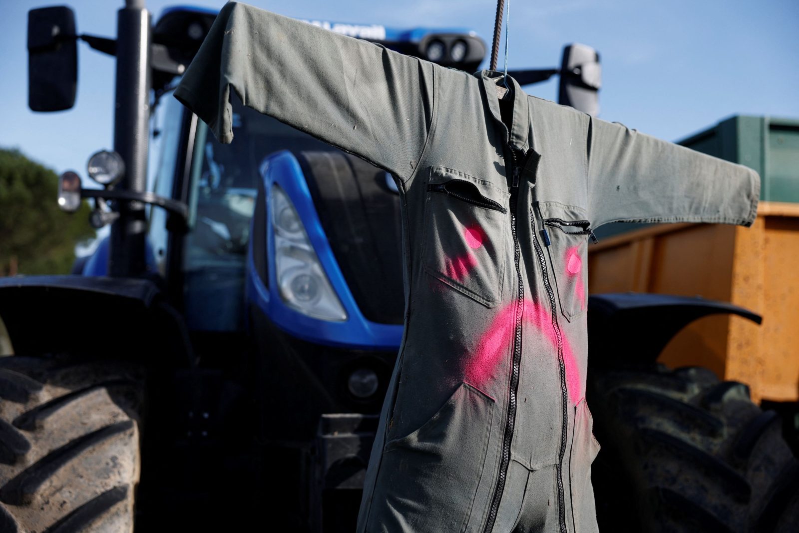 Γαλλία: Αγροτικές κινητοποιήσεις και μπλόκα για την οζώδη δερματίτιδα και τη συμφωνία ΕΕ-Mercosur