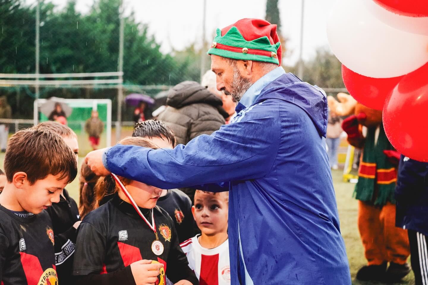 Σχολή Ποδοσφαίρου Ολυμπιακού Πειραιώς Πύργου: Γιορτή ποδοσφαίρου στο Χριστουγεννιάτικο τουρνουά