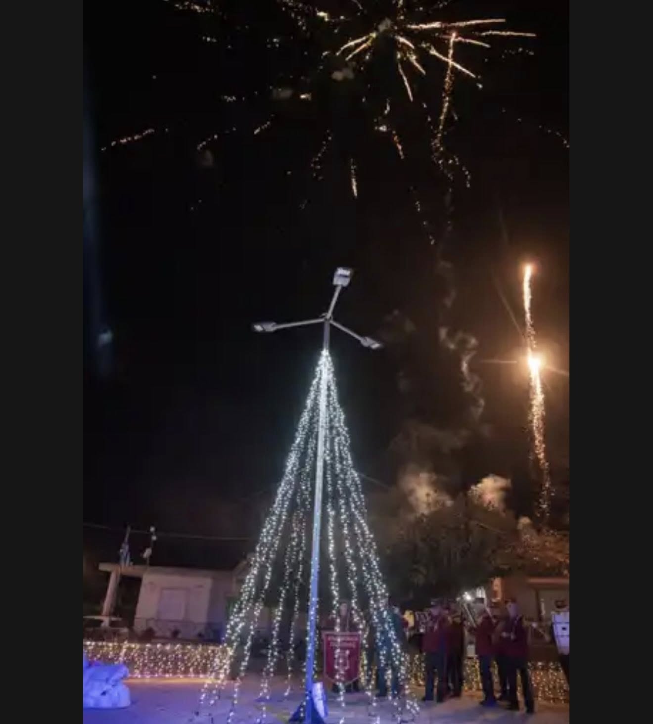 Φωταγώγηση βγαλμένη από παραμύθι στην Γλύφα