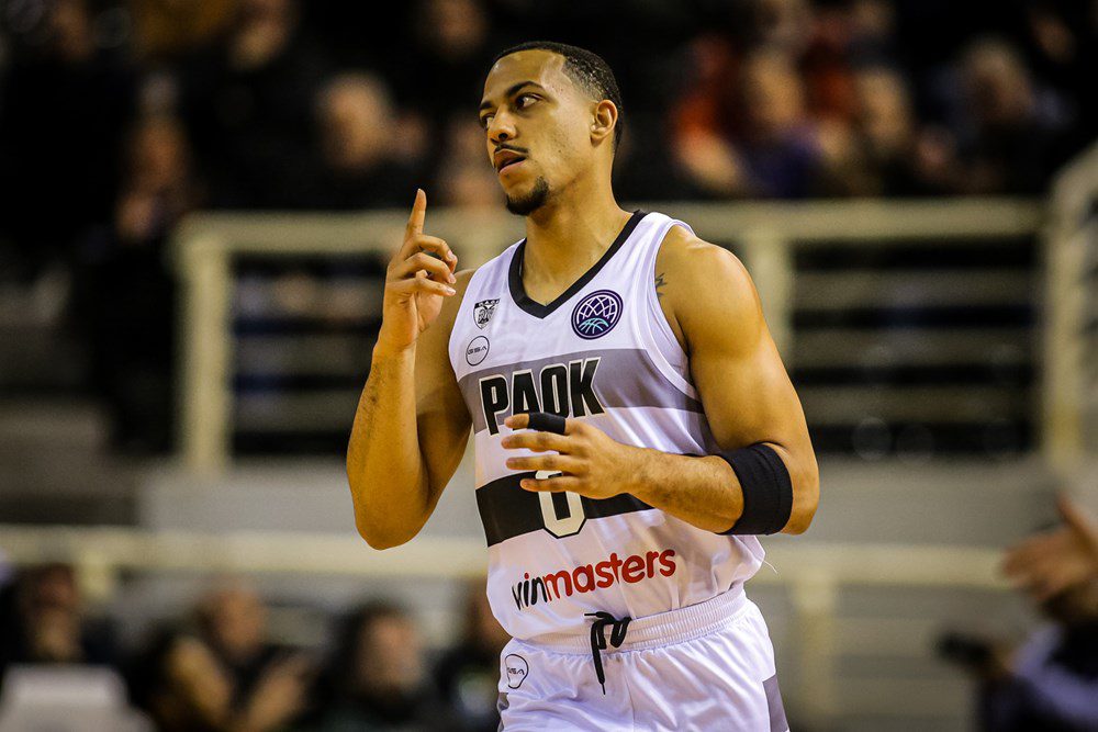 Κόροιβος: Μεταγραφική «βόμβα» με Κένταλ Σμιθ