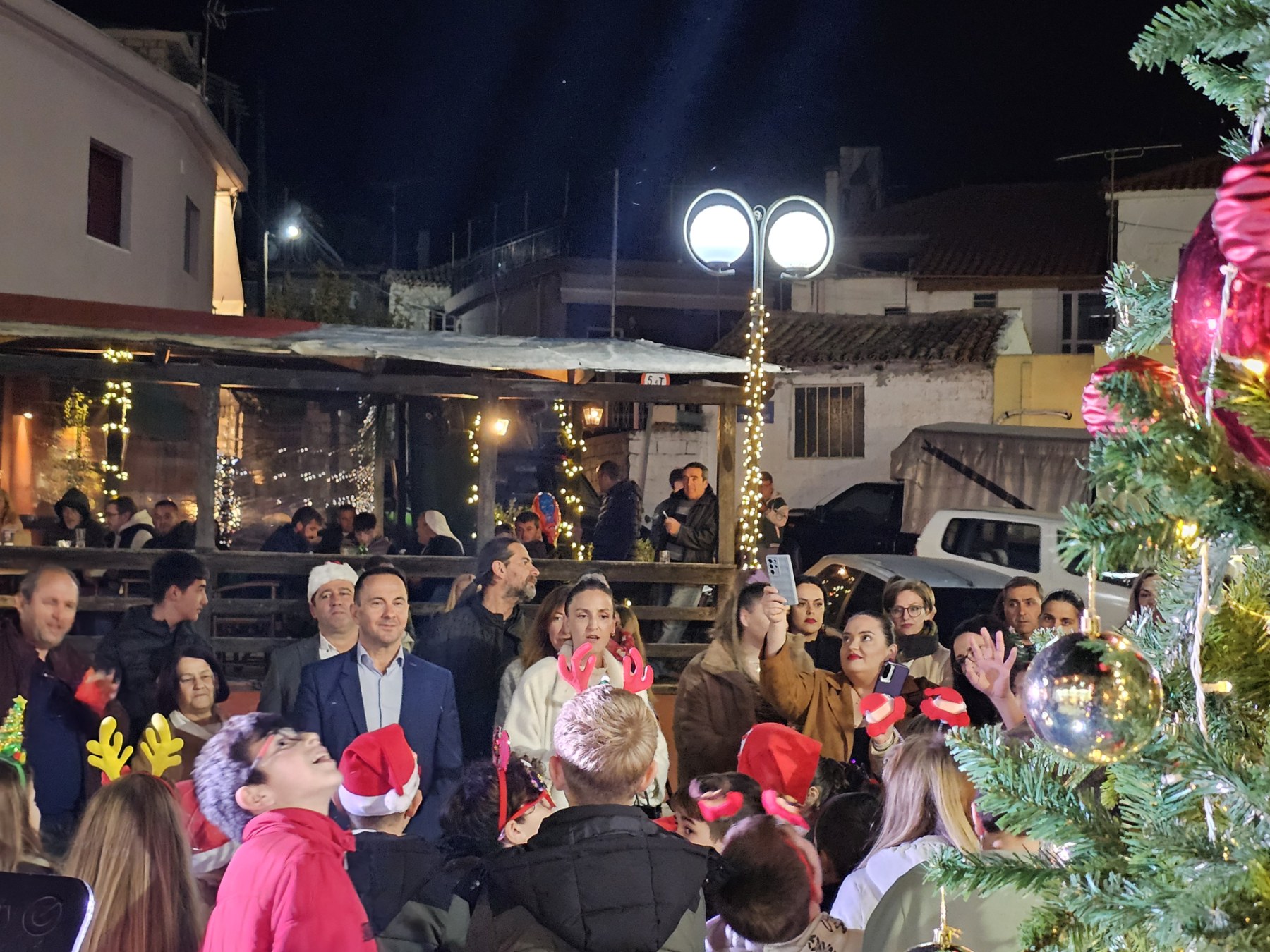 Φως και Γιορτή: Η επίσημη έναρξη των Χριστουγέννων στον Δήμο Ζαχάρως