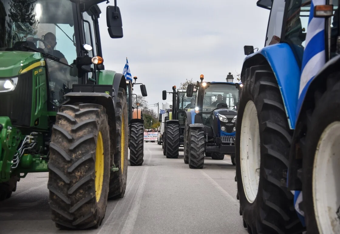 Αγρότες: Κρίσιμη συνεδρίαση για τα μπλόκα – Η ημέρα που αποφασίζουν πώς θα κινηθούν