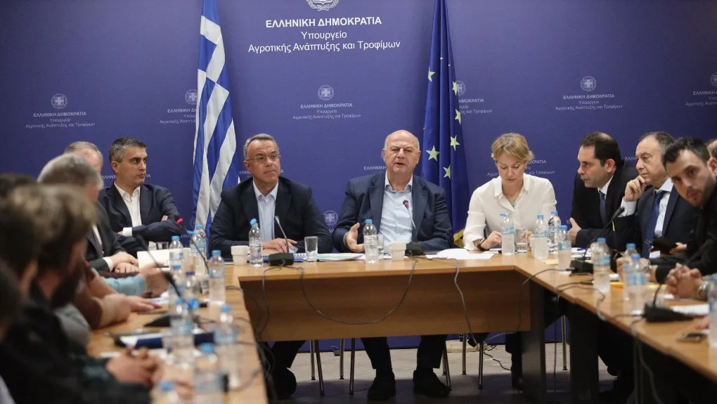 Ένα δισ. ευρώ και μια τροπολογία για να λήξουν τα μπλόκα