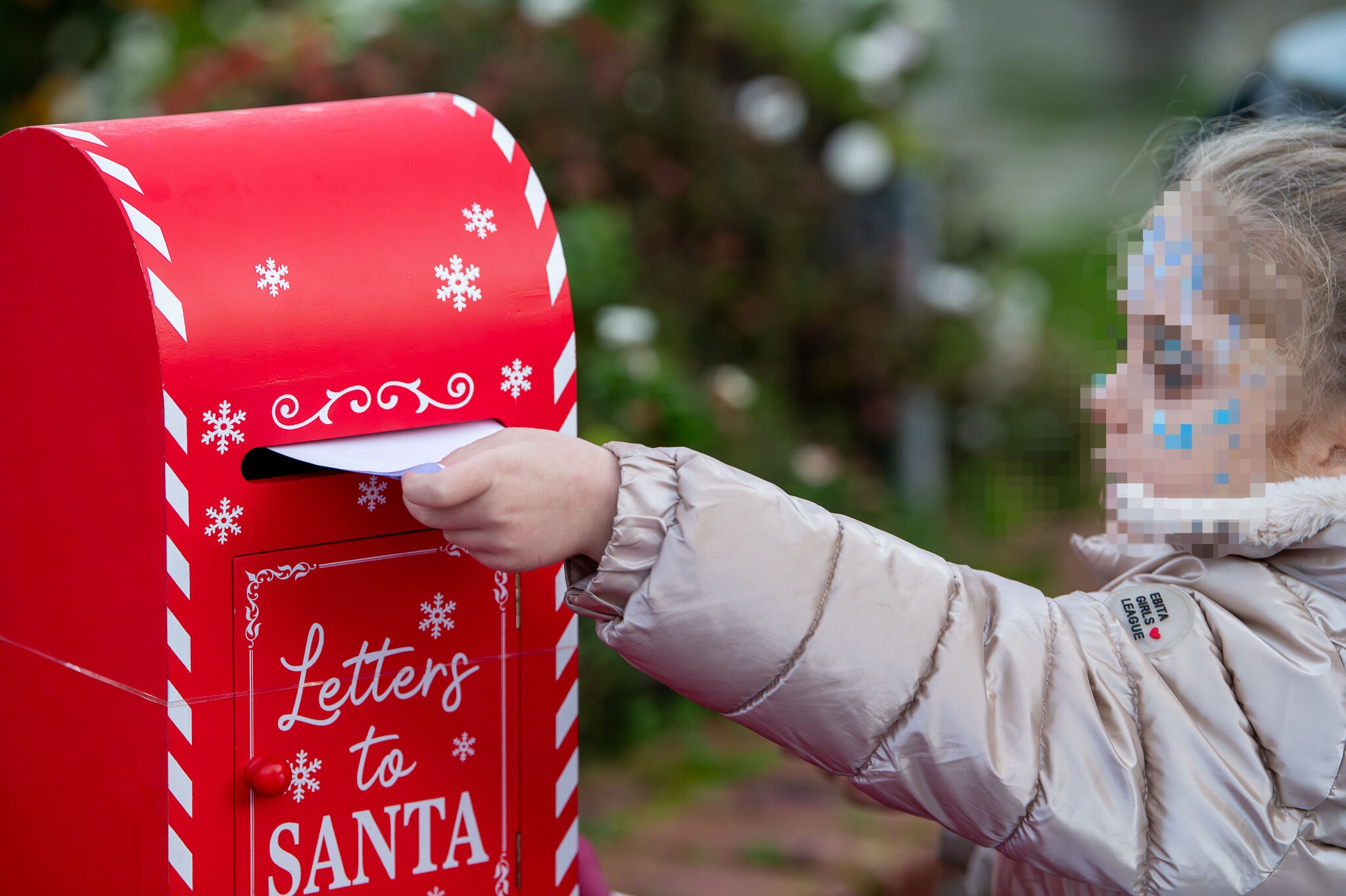 Αρχαία Ολυμπία: Μικροί και μεγάλοι έστειλαν χθες ένα δυνατό μήνυμα αισιοδοξίας, χαράς και χριστουγεννιάτικης μαγείας!