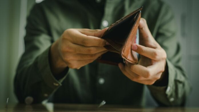 Η Ελλάδα κρατά «τα σκήπτρα της φτώχειας» στην ΕΕ: Το εντυπωσιακό ποσοστό και η διαφορά με την Κύπρο