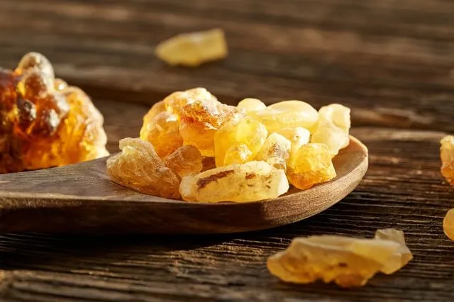 Γιατί ο κόσμος ξεμένει από λιβάνι