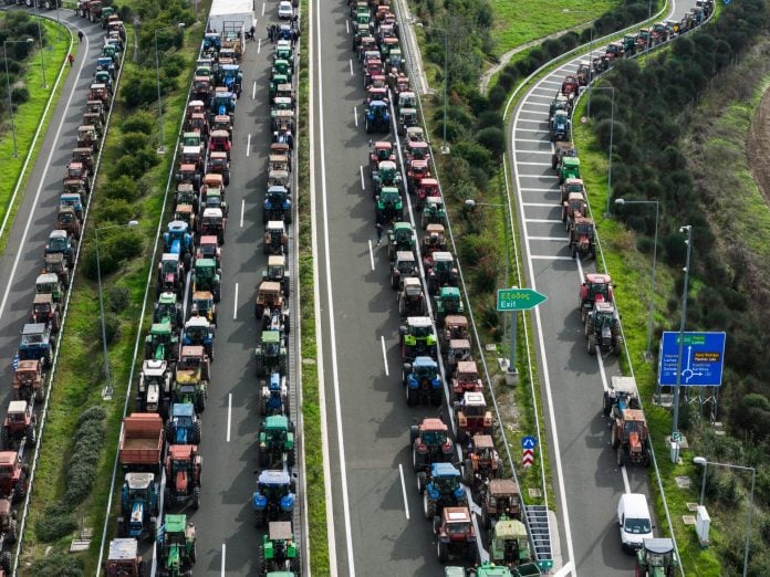 Στα «χέρια» της κυβέρνησης τα αιτήματα των αγροτών: Ποια εξετάζονται, ποια απορρίπτονται