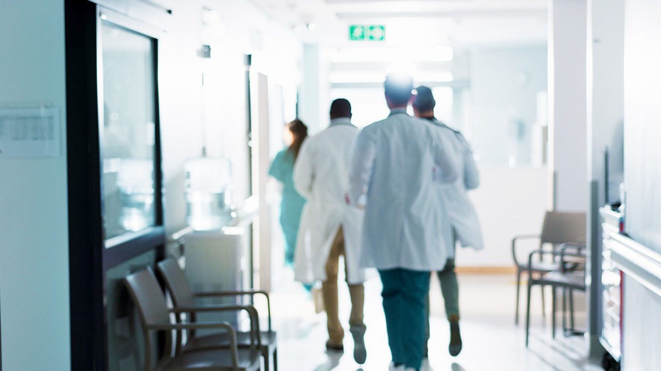 Δυτική Ελλάδα: «Σε ομηρία οι επικουρικοί» – Προειδοποίηση για παράλυση των Κέντρων Υγείας